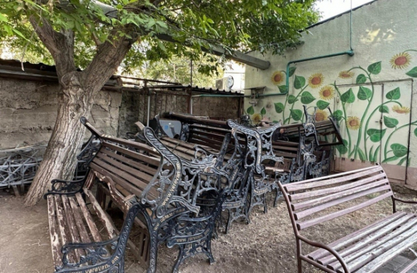 Ահա, սիրելի՛ երևանցի, թե որտեղ է մսխված գումարների մի մասը` Ավանի թաղապետարանի հետնամասում շպրտված (տեսանյութ, լուսանկար)